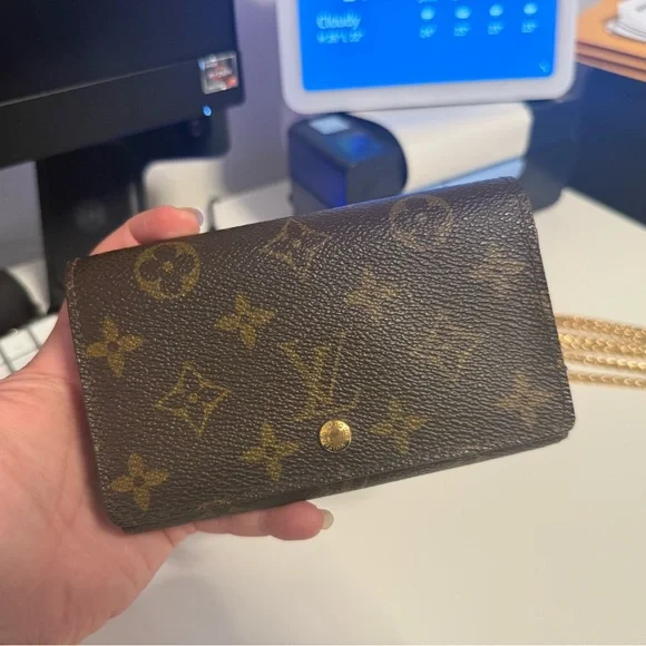 Louis Vuitton Monogram Crossbody with Gold Chain - Picture 5 of 17